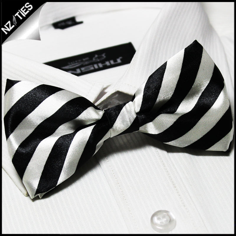 White and Black diagonal Stripes Bow Tie