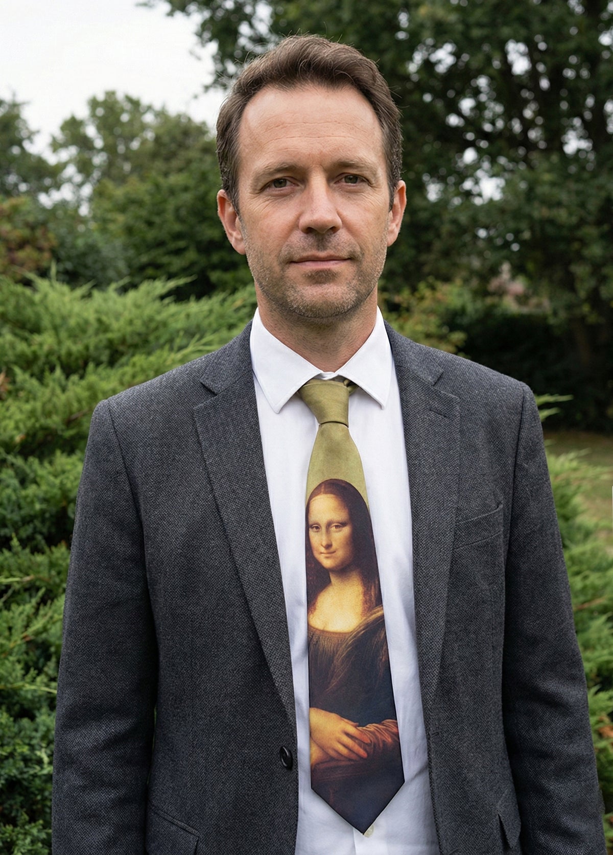 Mona Lisa Tie